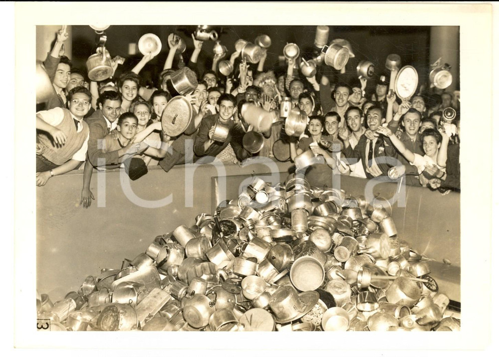 Fotografia d epoca originale 1941 NEW YORK CITY Manhattan Center  The city s first Aluminum Ball Photo 1