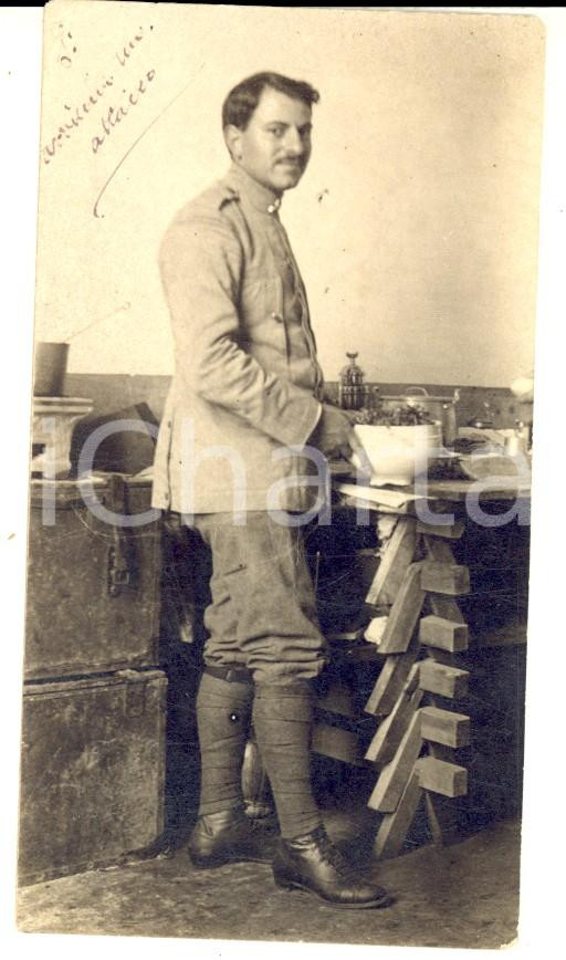 Fotografia d epoca originale 1915 ca WW1 ZONA DI GUERRA Pranzo del soldato prima di un attacco Foto 6x10 cm 1