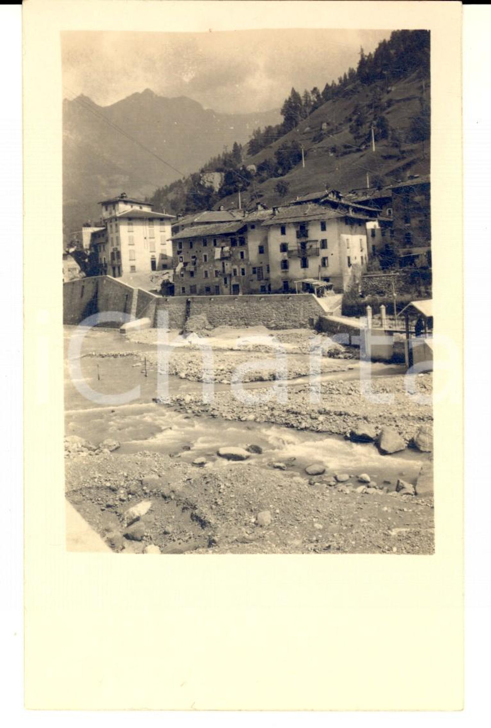 Fotografia d epoca originale 1920 ca TRENTINO Veduta di un paese con torrente  Foto cartolina DA STUDIARE 1