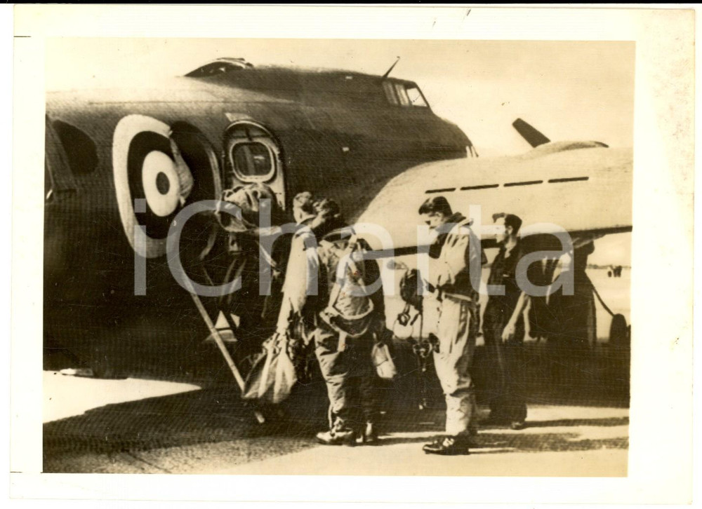Fotografia d epoca originale 1941 WW2 LONDON Crew of a Boeing flying fortresses ready for a raid  Cablephoto 1