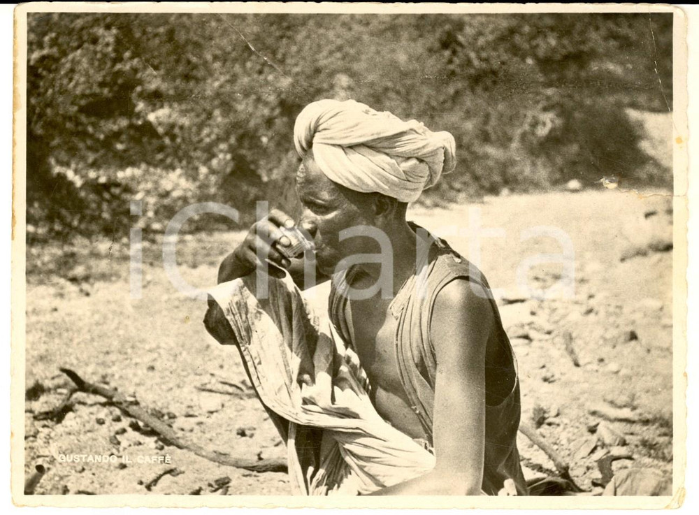 Fotografia d epoca originale 1940 ca AOI ETIOPIA COSTUME Gustando il caffÃ¨  Fotografia seriale 16x12 cm 1
