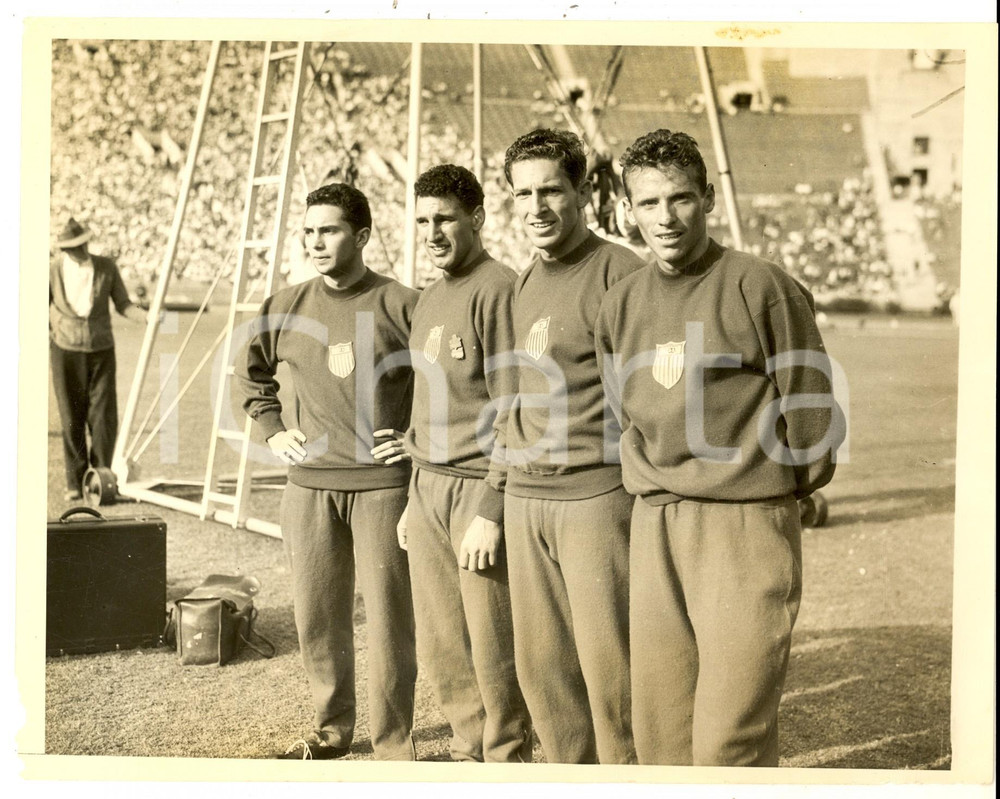 Fotografia d epoca originale 1932 LOS ANGELES Olympic Games  US team which won 1600 m run  Photo 24x18 1