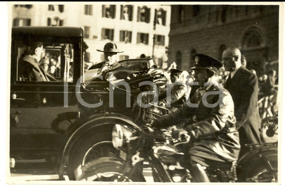 Fotografia d epoca originale 1939 ROMA Papa PIO XII diretto a S. Maria Maggiore benedice la folla  Foto 1