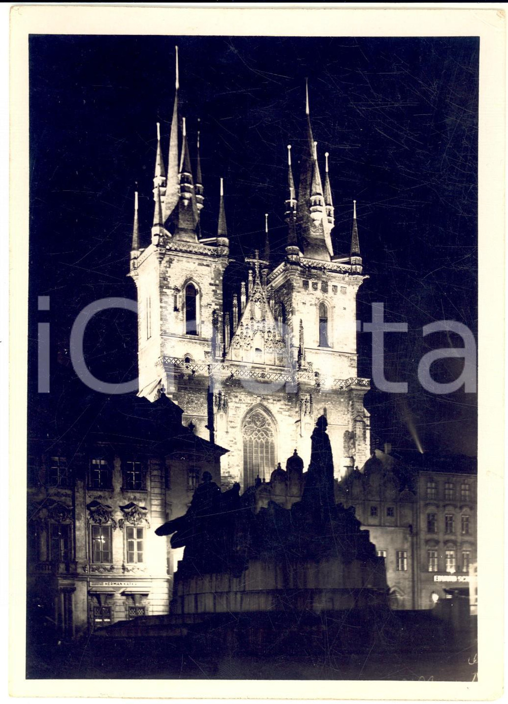 1938 PRAGA X Anniversario indipendenza - Chiesa di Santa Maria di Týn illuminata