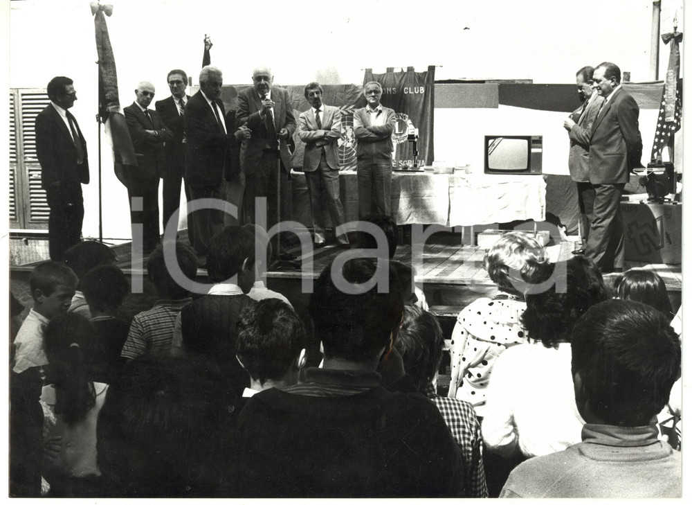 Fotografia d epoca originale 1985 SAVIGNONE GE Cerimonia di premiazione LIONS CLUB Foto VINTAGE 24x18 cm 1