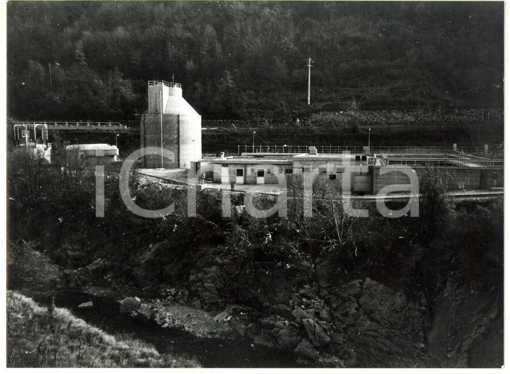 Fotografia d epoca originale 1985 ca GENOVA Area industriale  Veduta degli impianti Foto VINTAGE 24x18 cm 1
