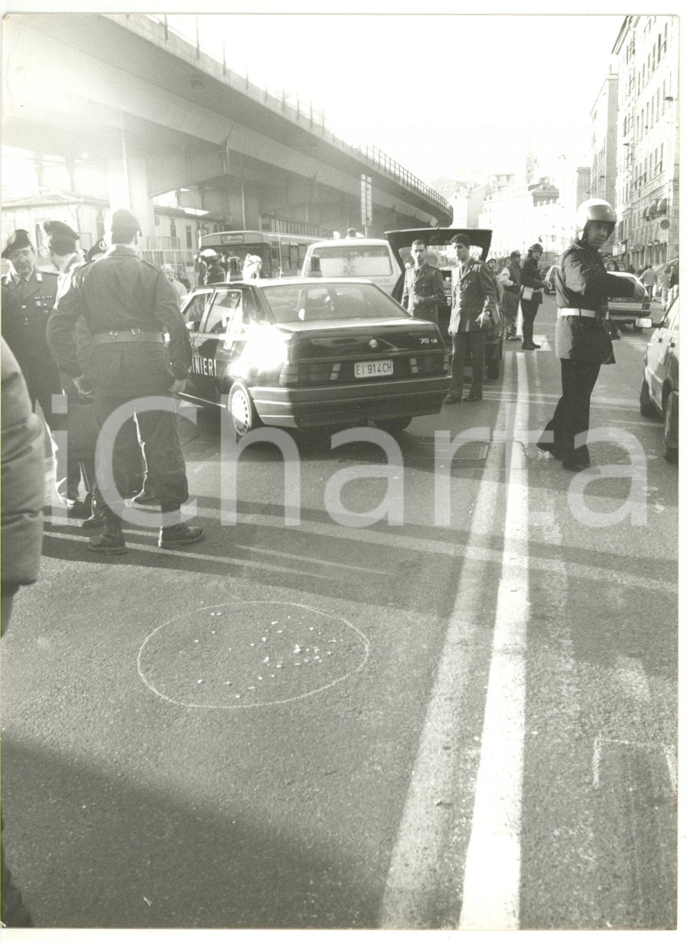 Fotografia d epoca originale 1993 ca GENOVA Via Antonio Gramsci  Incidente stradale  Intervento Carabinieri 1