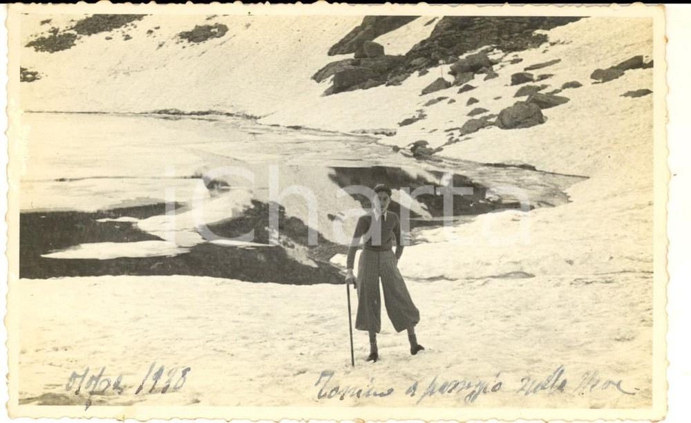 Fotografia d epoca originale 1938 ALPINISMO ITALIA Giovane escursionista a passeggio nella neve   Foto 1