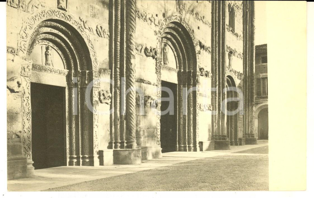 Fotografia d epoca originale 1950 ca PAVIA Ingresso della Basilica di SAN MICHELE  Foto cartolina VINTAGE 1