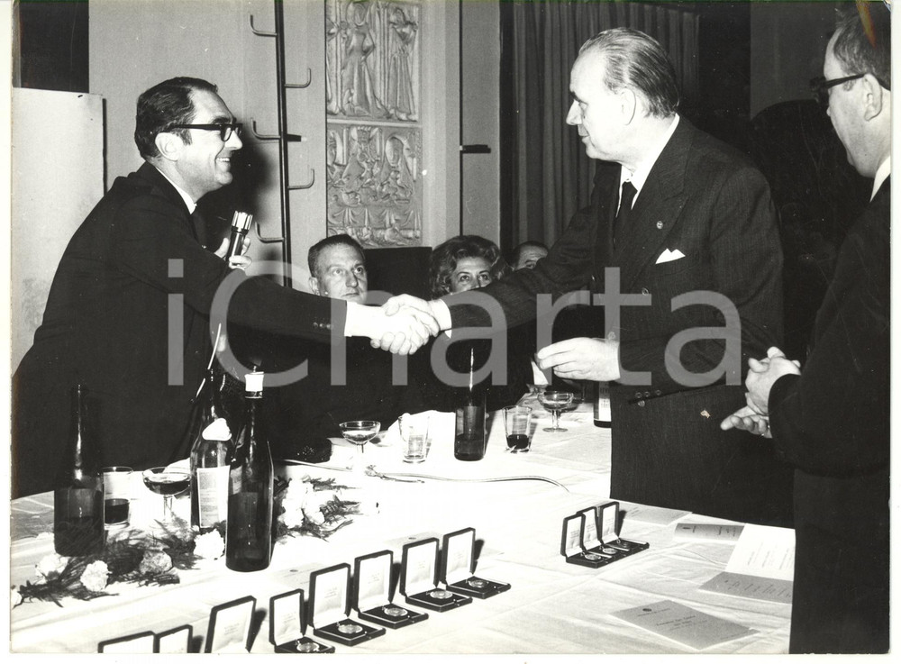 Fotografia d epoca originale 1990 ca GENOVA Cerimonia di premiazione 5 Fotografia VINTAGE 24x18 cm 1
