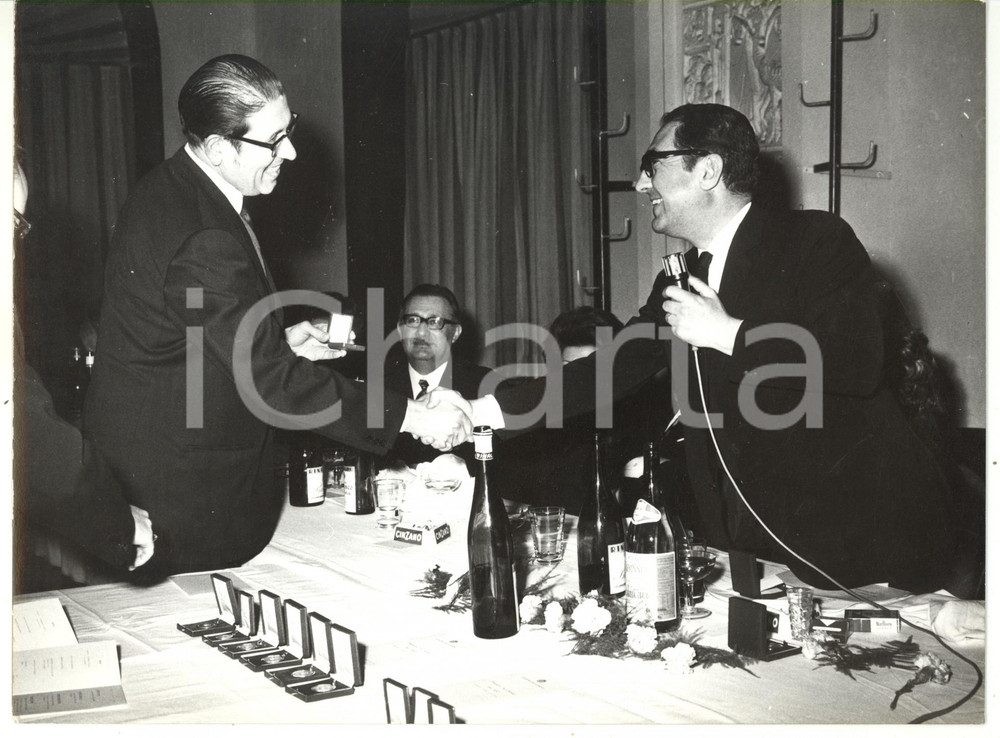 Fotografia d epoca originale 1990 ca GENOVA Cerimonia di premiazione Fotografia VINTAGE 24x18 9 1