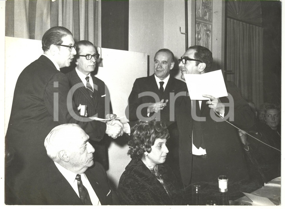 Fotografia d epoca originale 1990 ca GENOVA Cerimonia di premiazione 17 Fotografia 24x18 cm 1