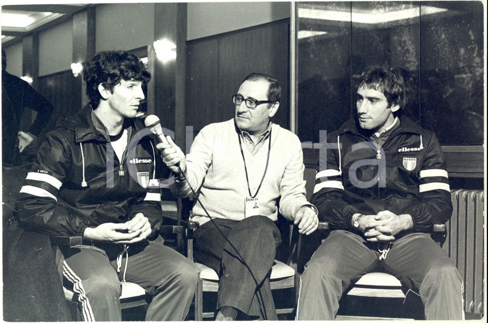 Fotografia d epoca originale 1978 CALCIO MONDIALI ITALIA Intervista a Paolo ROSSI e Ciccio GRAZIANI  Foto 1