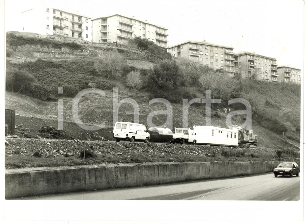 Fotografia d epoca originale 1995 ca GENOVA Strada trafficata  Veduta di periferia Foto VINTAGE 24x18 cm 1