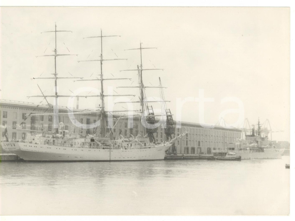 Fotografia d epoca originale 1990 ca GENOVA Porto Antico  Veliero attraccato al molo  Foto VINTAGE 18x13 1