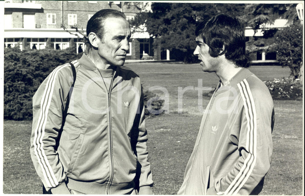 Fotografia d epoca originale 1978 CALCIO MONDIALI ITALIA Enzo BEARZOT dopo un allenamento  Foto 30x20 1