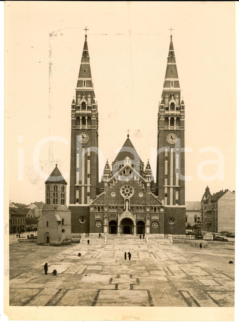 Fotografia d epoca originale 1930 SZEGED La nuova Chiesa Votiva di Nostra Signora di Ungheria Foto 18x24 1