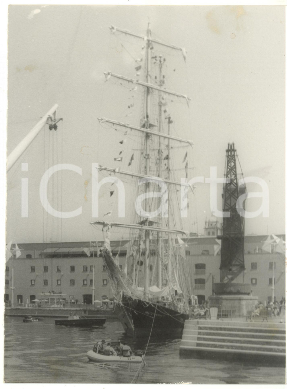 Fotografia d epoca originale 1990 ca GENOVA Porto Antico  Veliero attraccato al molo Foto VINTAGE 18x24 1