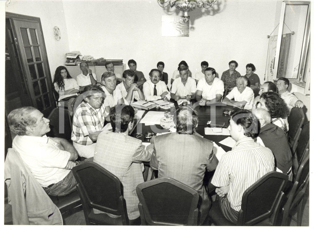 Fotografia d epoca originale 1990 TIGLIETO GE Tavola rotonda con il sindaco Valentino ABBONDANZA Foto 1