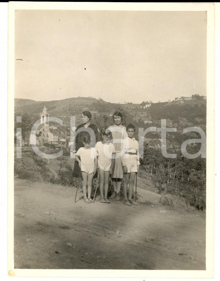Fotografia d epoca originale 1928 MIGNANEGO / MONTANESI GE Ritratto di famiglia in collina   Foto 8x11 1