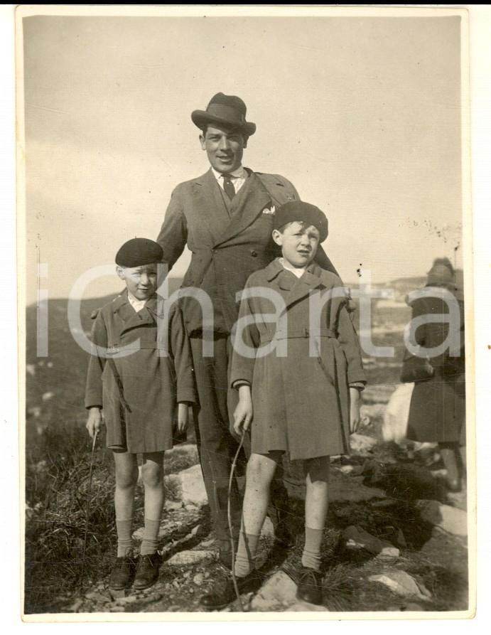 Fotografia d epoca originale 1928 MIGNANEGO / GIOVI GE Ritratto di un padre con i figli  Foto 8x11 cm 1