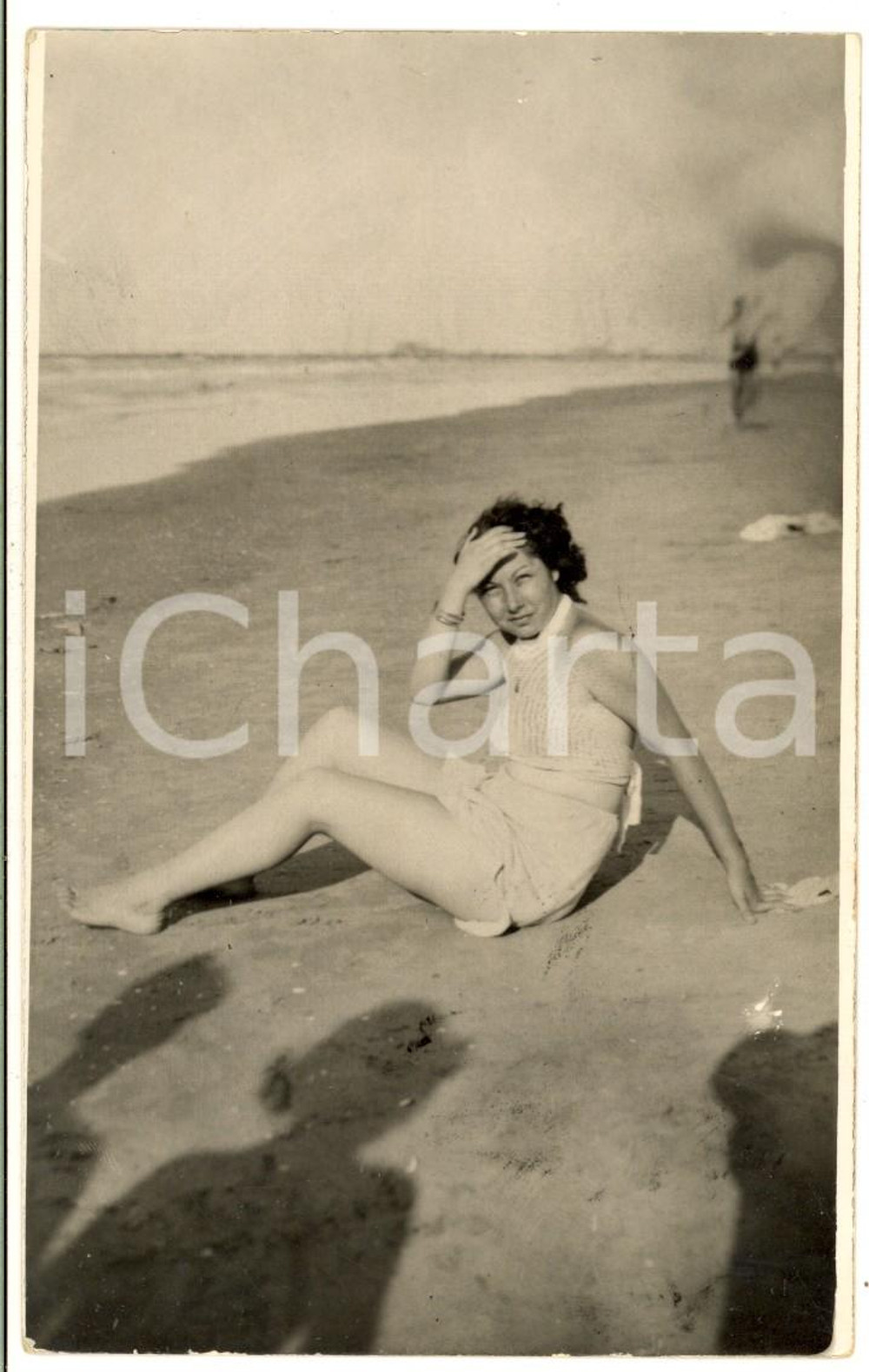 Fotografia d epoca originale 1937 PORT SAID EGITTO Ritratto di adolescente in spiaggia Foto cartolina 1