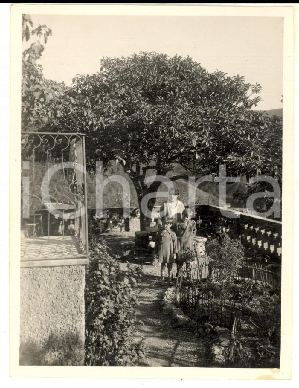 Fotografia d epoca originale 1928 MIGNANEGO / GIOVI GE Ritratto di famiglia in villa  Foto 8x11 cm 1