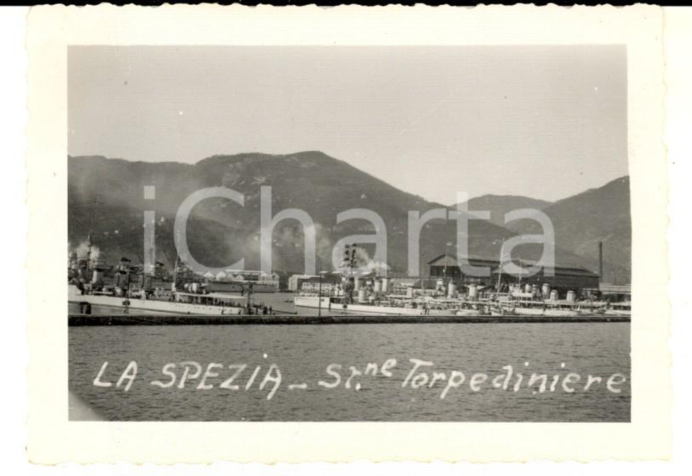 Fotografia d epoca originale 1935 ca LA SPEZIA REGIA MARINA Sezione Torpediniere  veduta Foto 10x7 cm 1
