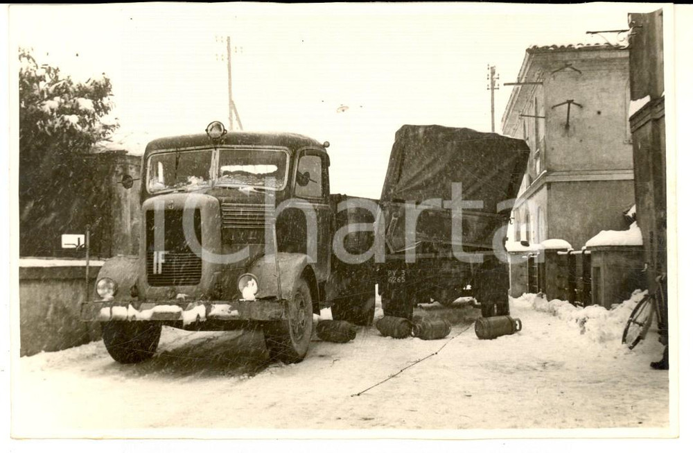 Fotografia d epoca originale 1954 SARTIRANA LOMELLINA Incidente autotreno Isotta Fraschini con bombole Foto 1