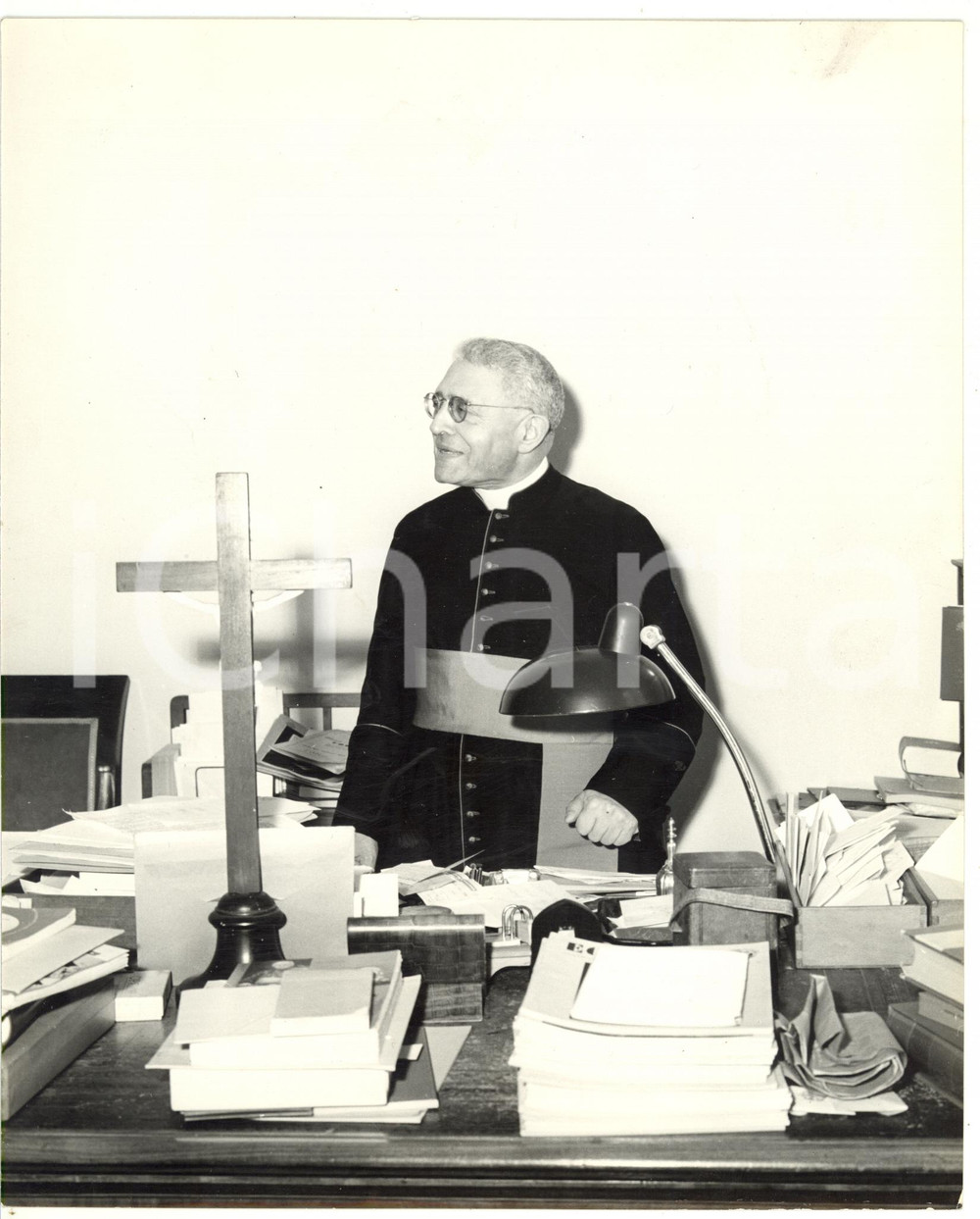 Fotografia d epoca originale 1958 ROMA Ritratto card. Domenico TARDINI nel suo studio  Foto 20x25 cm 1
