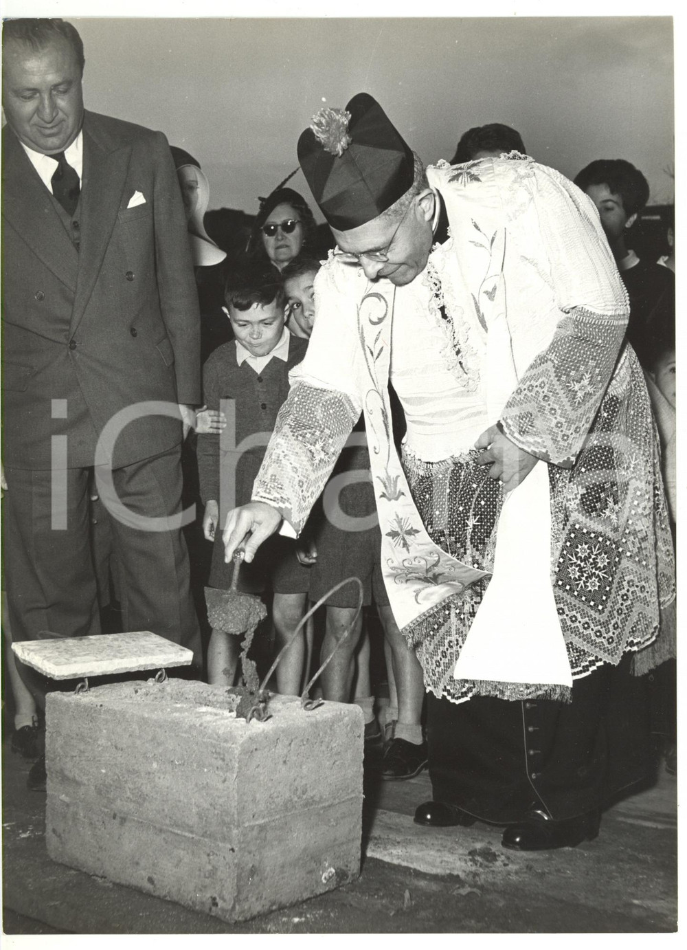 Fotografia d epoca originale 1959 ROMA Mons. Domenico TARDINI posa prima pietra Istituto Nazareth Foto 1