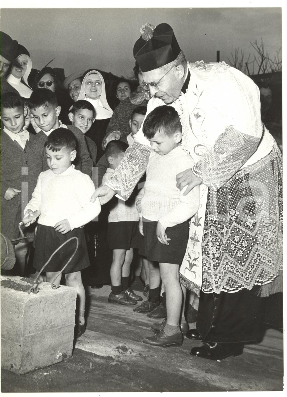 Fotografia d epoca originale 1959 ROMA Mons. Domenico TARDINI inaugura Istituto Nazareth Foto 18x24 1