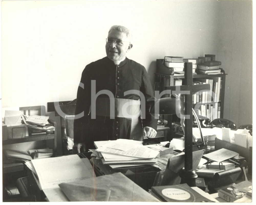 Fotografia d epoca originale 1958 ROMA Ritratto del cardinale Domenico TARDINI nel suo studio  Foto 25x20 1