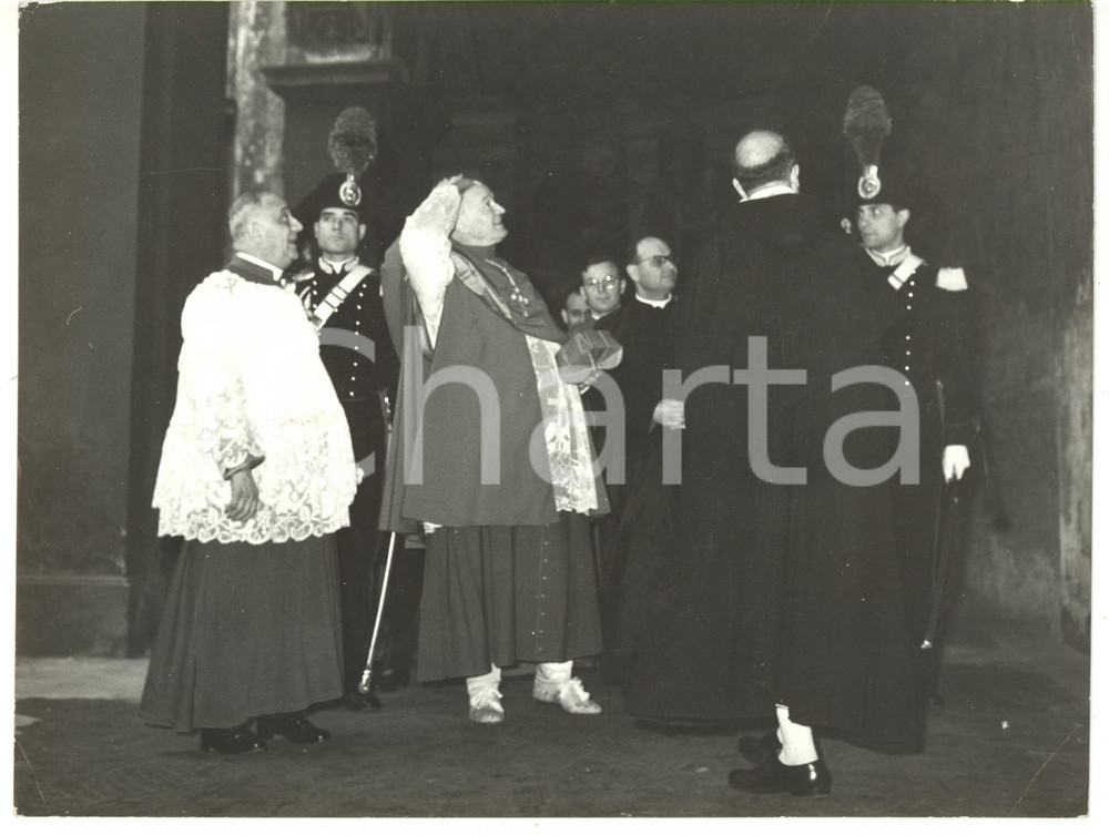 Fotografia d epoca originale 1955 ca ROMA Card. Marcello MIMMI scortato dai Carabinieri  Foto 24x18 1