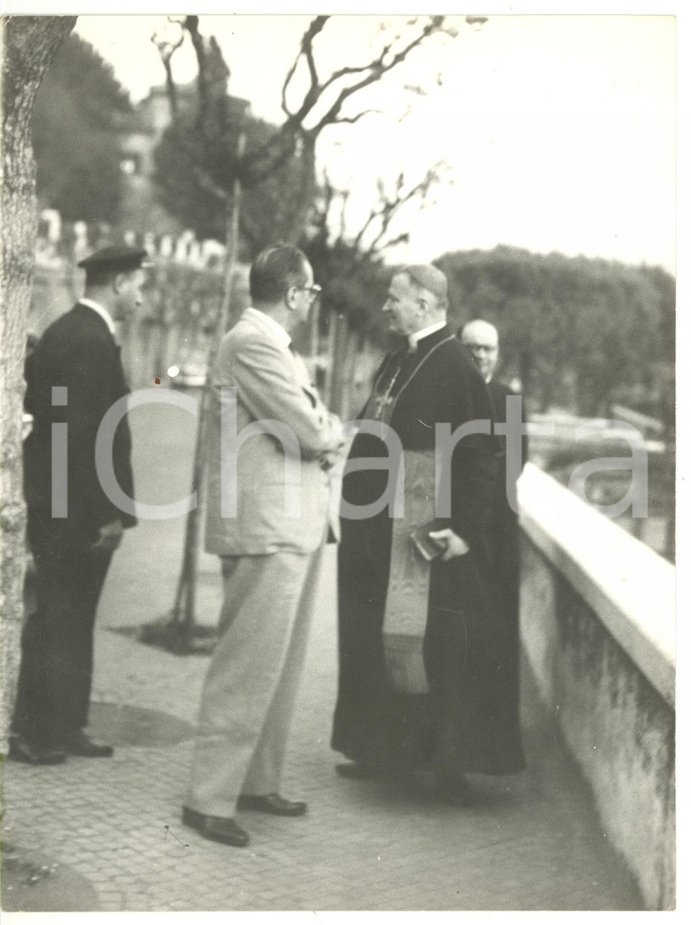 Fotografia d epoca originale 1955 ca ROMA Pincio  Card. Marcello MIMMI durante la passeggiata serale  Foto 1