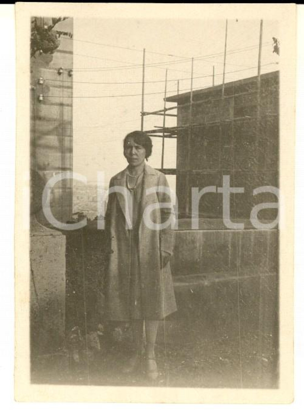 Fotografia d epoca originale 1929 COCCONATO D ASTI Ritratto di donna in un cantiere  Foto VINTAGE 6x8 cm 1