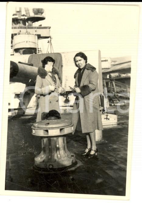 Fotografia d epoca originale 1931 ARGENTINA Nave ALMIRANTE BROWN Ritratto di due donne  Foto 6x8 cm 1