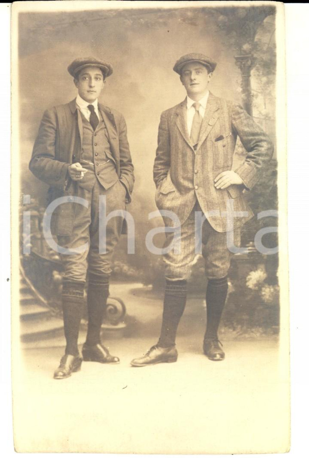 Fotografia d epoca originale 1920 ca PRINCIPATO DI MONACO Ritratto di due giovani amici Foto SCANDAR 1