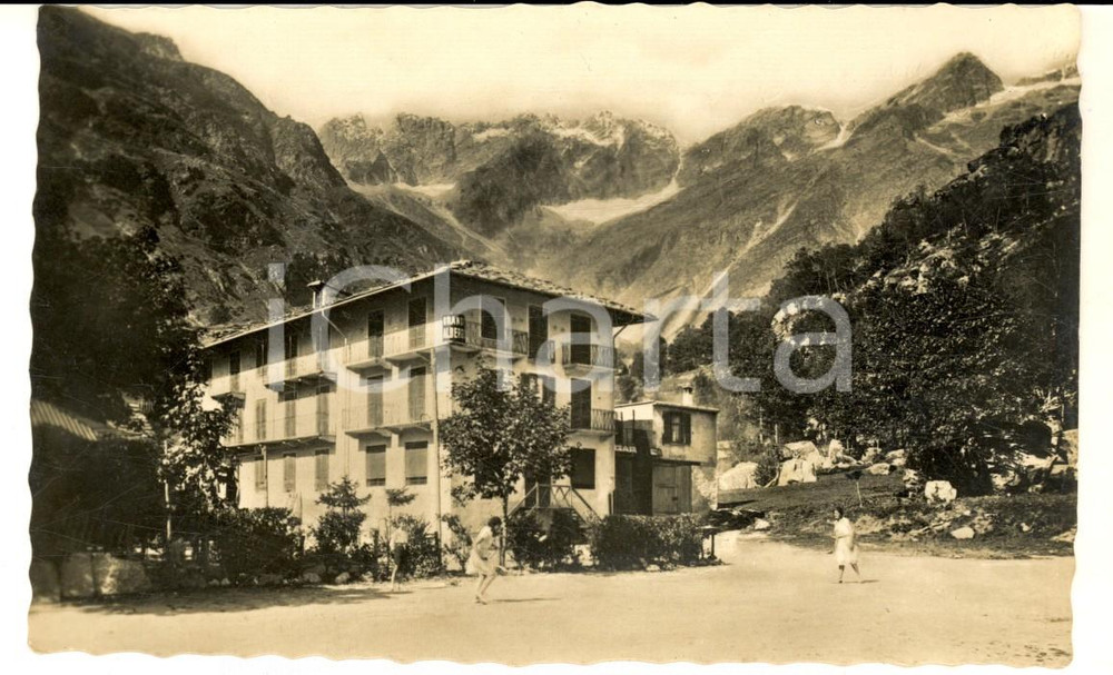 Cartolina originale da collezione 1942 FORNO ALPI GRAIE Veduta con il Grande Albergo Bonino  Cartolina ANIMATA 1