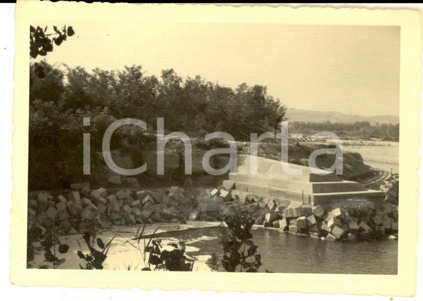 Fotografia d epoca originale 1953 AREA DI ALBA  Impresa I.C.E.S.C.  Molo sul fiume TANARO  Foto 10x7 cm 1