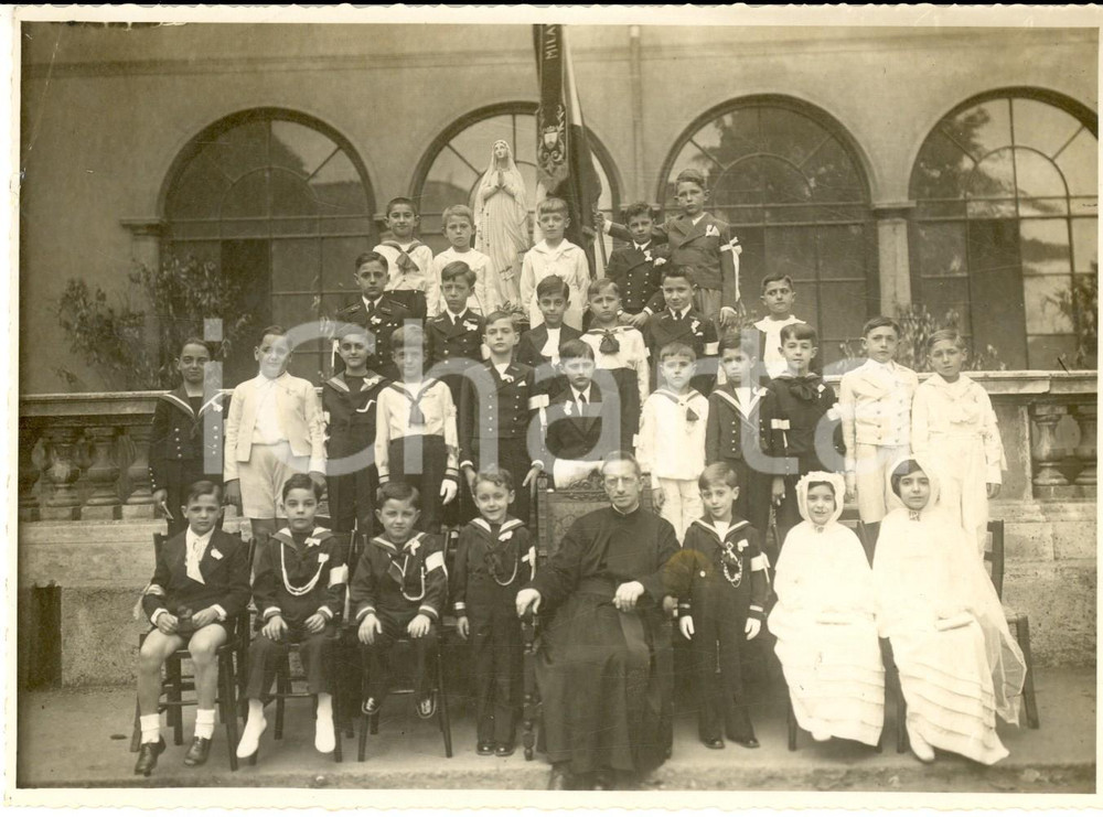 Fotografia d epoca originale 1930 ca MILANO Istituto ZACCARIA Alunni Prima Comunione con rettore BRUGOLA Foto 1
