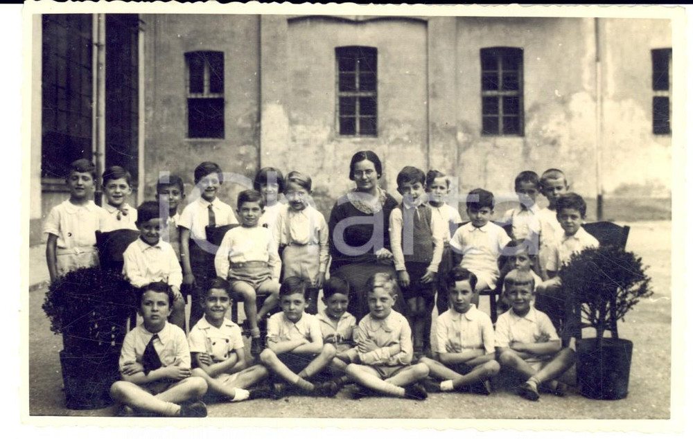 Fotografia d epoca originale 1930 ca MILANO Istituto ZACCARIA Ritratto di classe con l insegnante Foto 1