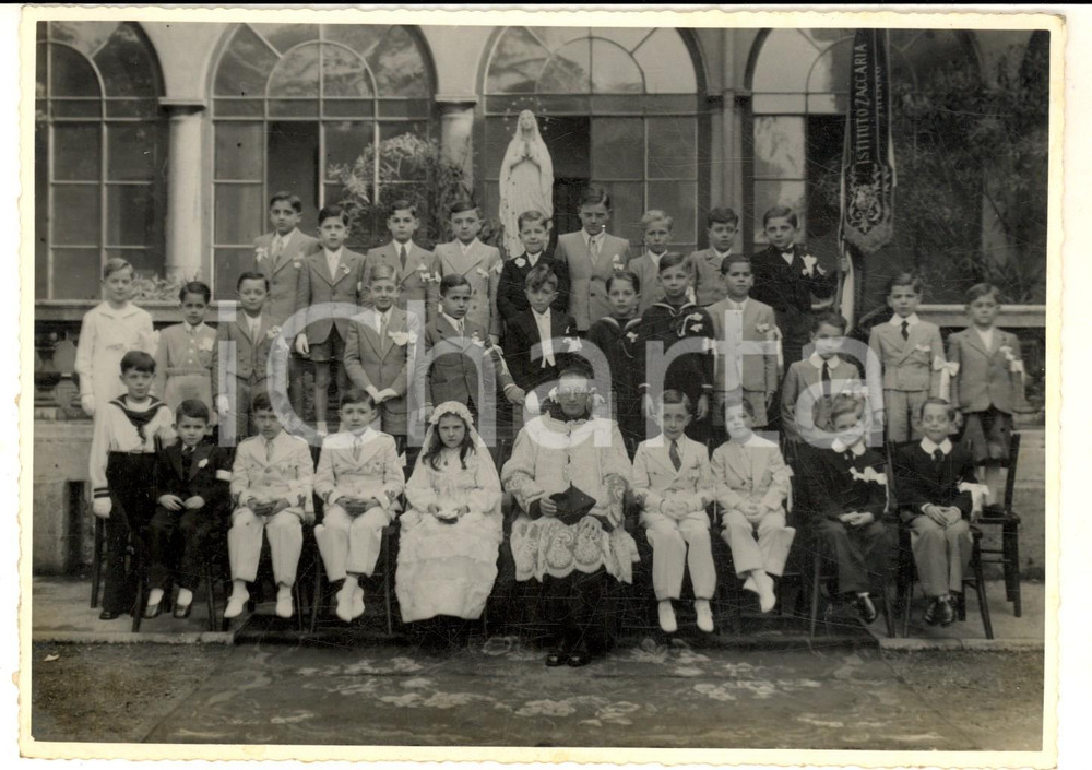Fotografia d epoca originale 1930 ca MILANO Istituto ZACCARIA Alunni con sacerdote insegnante Foto 18x13 1