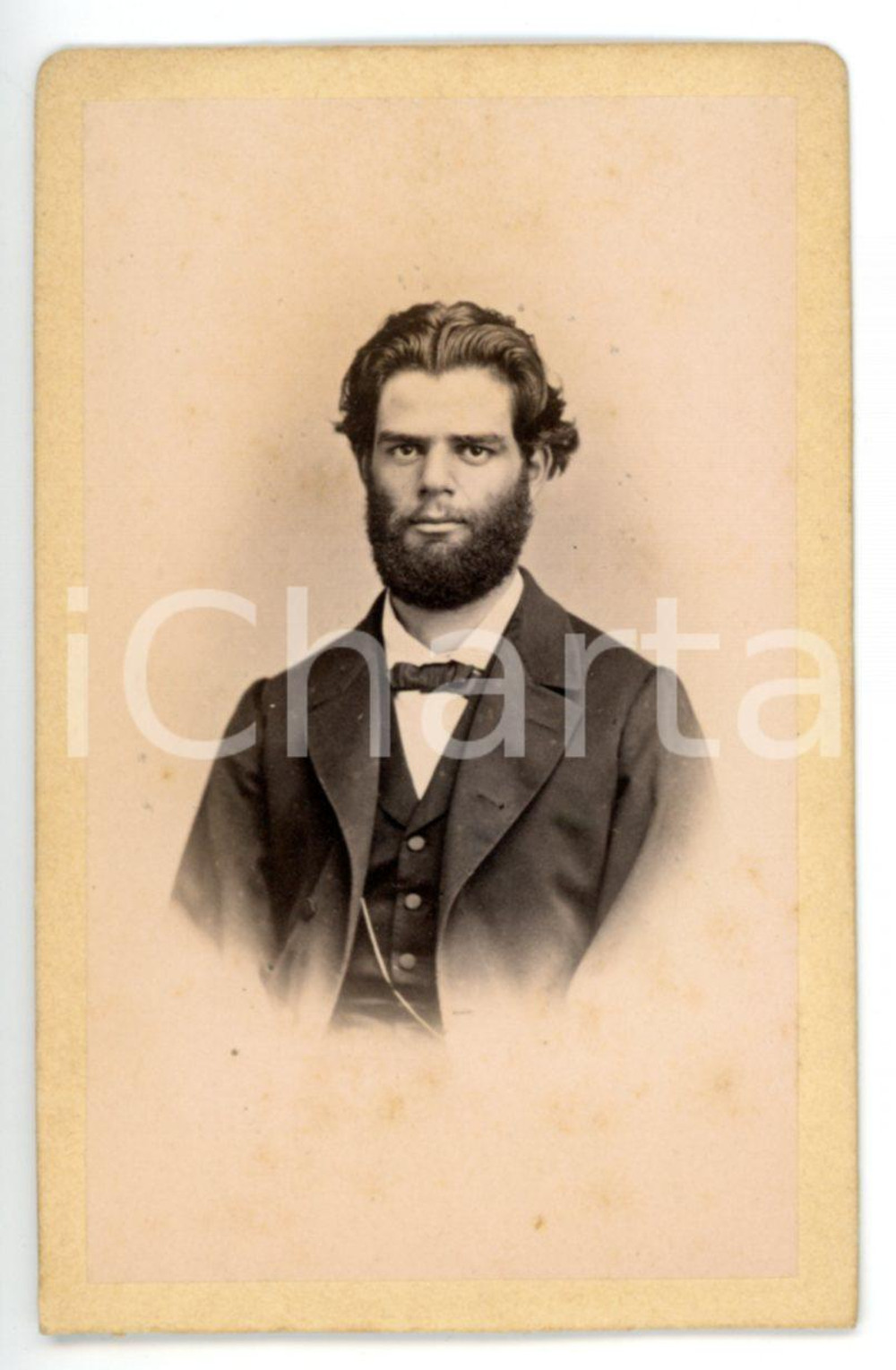 Fotografia d epoca originale 1880 ca BERLIN Ritratto maschile in abito scuro Foto Albert GRUNDNER  CDV 1