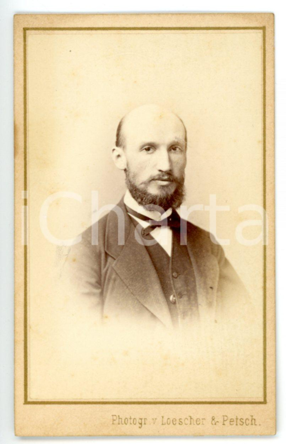 Fotografia d epoca originale 1872 BERLIN Ritratto di uomo in abito scuro Foto LOESCHER & PETSCH  CDV 1
