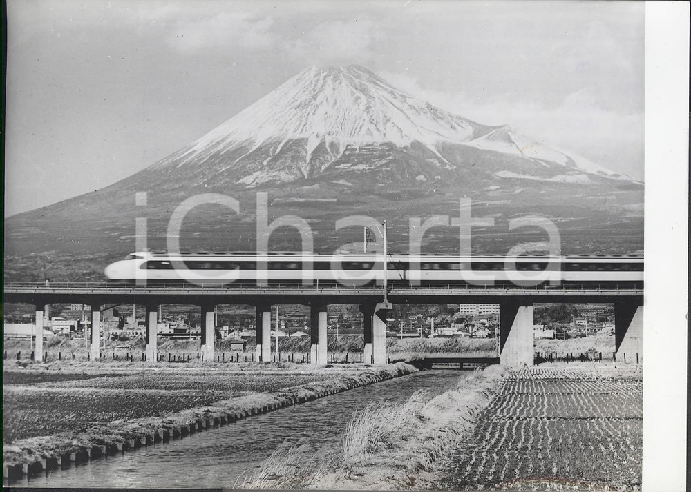 1966 TOKYO Monte Fuji - Linea ferroviaria ad alta velocità Tōkaidō Shinkansen 
