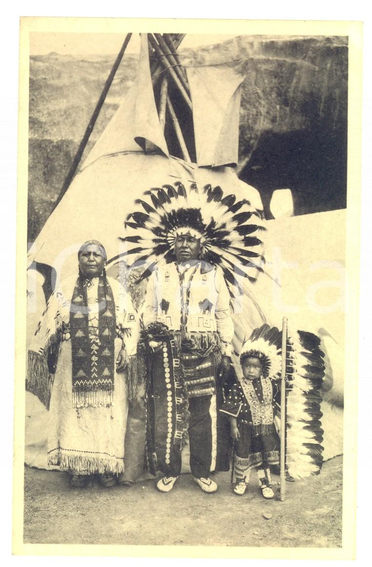 Cartolina originale da collezione 1935 EXPO BRUSSELS American Indian Village  Real SIOUX Postcard 1