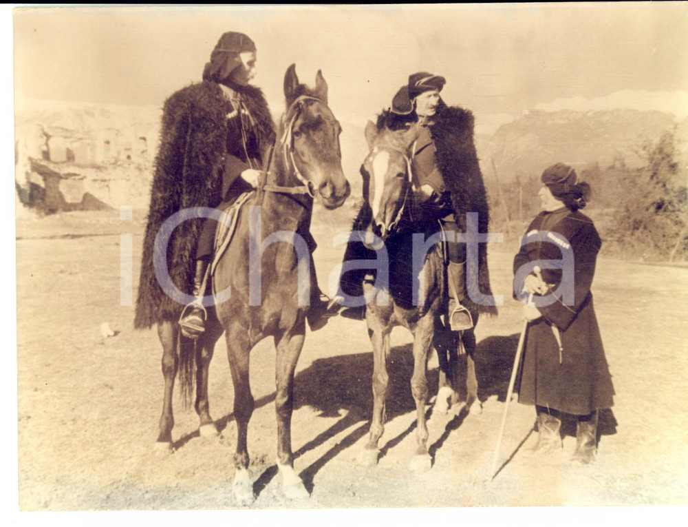 Fotografia d epoca originale 1950 ca s. l. FRANCE ? Gruppo di cavalieri COSACCHI / Cossack knights Foto 1
