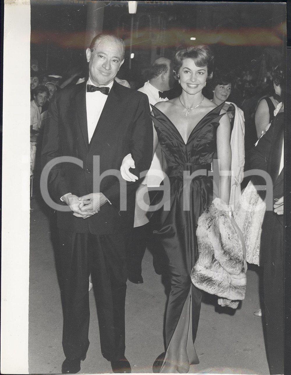 Fotografia d epoca originale 1960 VENEZIA MOSTRA DEL CINEMA Ritratto di Cyd CHARISSE con il suo agente Foto 1