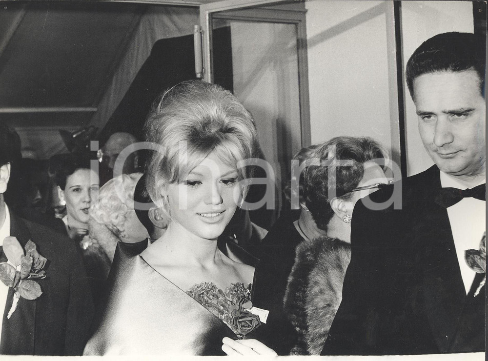 Fotografia d epoca originale 1960 FESTIVAL DI CANNES Cristina GAIONI alla serata inaugurale Foto 24x18 1
